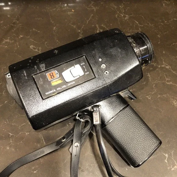 Yashica Super 600‎ Electro ZOOM Super 8mm Film Movie Camera Vintage Untested